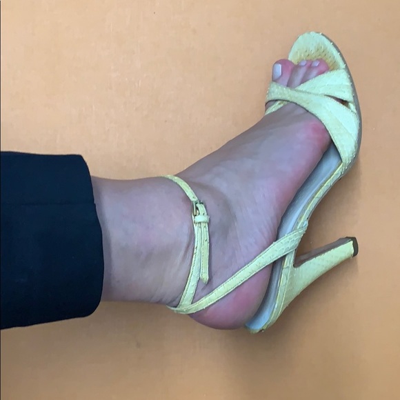 Burberry Yellow Python Slingback Heels - Picture 17 of 17